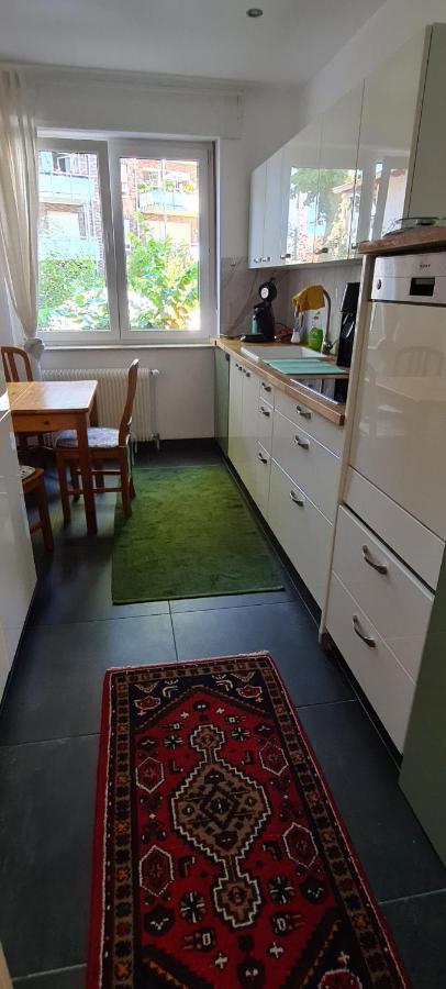 Nana-Eg-80M2 Sanierter Altbau-Parkplatz-Kleiner Garten-Wlan-Netflix-2Zimmer-Kueche-Dusche-Wanne-Waschmaschine Oberhausen  Exterior foto