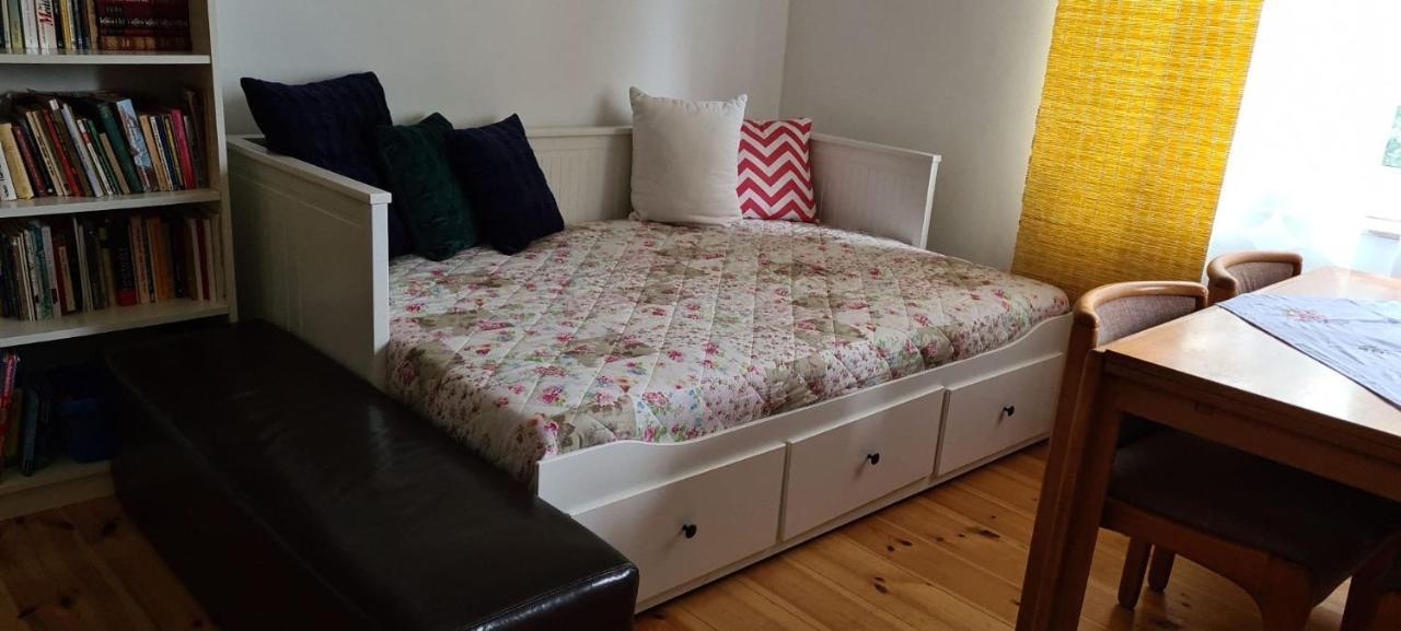 Nana-Eg-80M2 Sanierter Altbau-Parkplatz-Kleiner Garten-Wlan-Netflix-2Zimmer-Kueche-Dusche-Wanne-Waschmaschine Oberhausen  Exterior foto